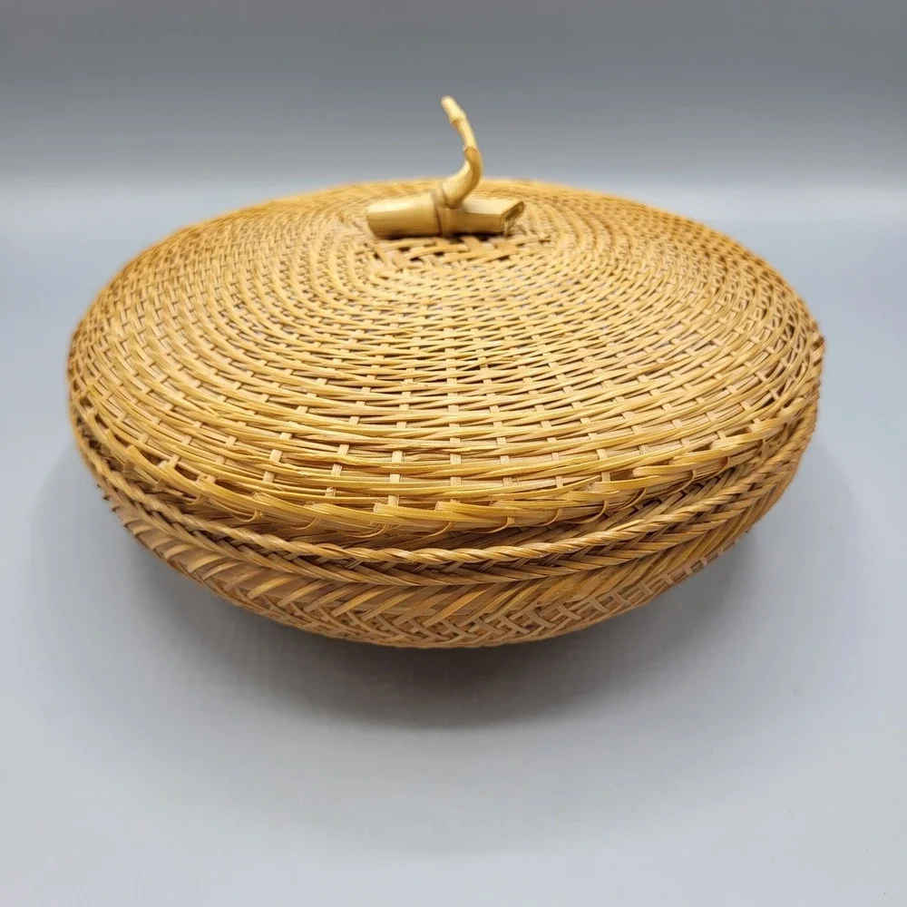 Vintage Woven Bamboo Basket Lid Round Handcrafted Decorative Tan Brown READ